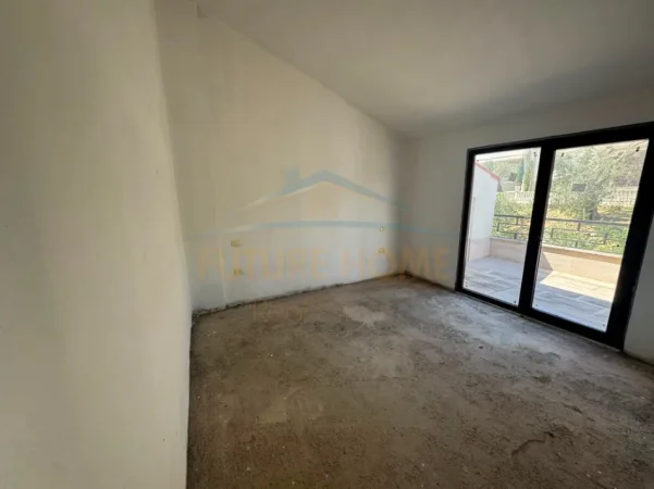 Tirane, shitet apartament duplex 4+1+Aneks+Ballkon Kati 3, 179 m² 350.000 € (Kopshti Botanik)
