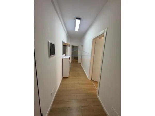Tirane, shitet apartament 3+1+Aneks+Ballkon Kati 4, 138 m² 320.000 € (Selite)