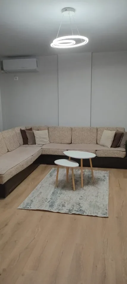Tirane, jepet me qera apartament 2+1 Kati 8, 90 m² 630 € (Laprake)
