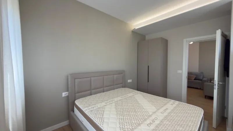 Tirane, jepet me qera apartament 1+1 Kati 8, 65 m² 600 € (Ali Demi)