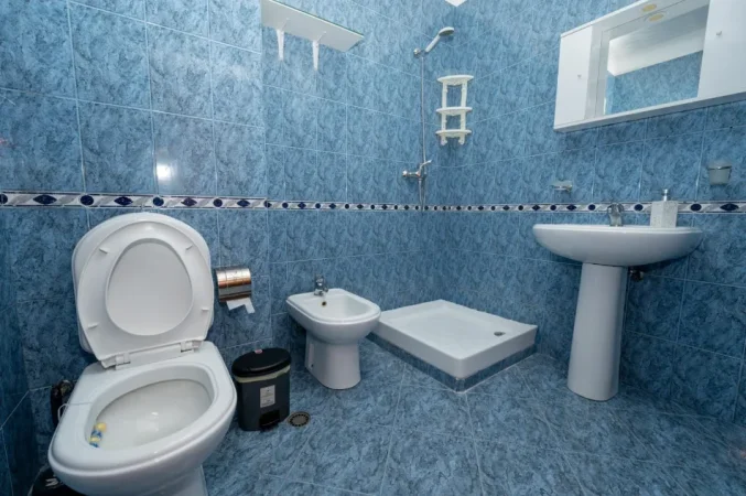 Tirane, jepet me qera apartament 2+1 Kati 4, 90 m² 680 € (Sheshi Willson)