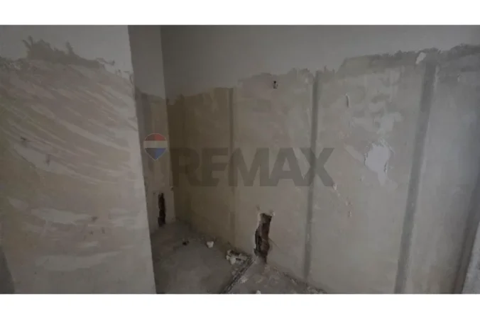 Vlore, shitet apartament 1+1+Ballkon , 58 m² 65.000 € (Rruga Gjergj Kastrioti (Transballkanike), Vlorë)