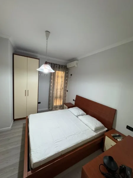 Tirane, jepet me qera apartament 3+1 Kati 6, 125 m² 1.200 € (Rruga e Kavajes)