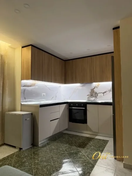 Tirane, jepet me qera apartament 1+1 Kati 5, 61 m² 600 € (IRFAN TOMINI)