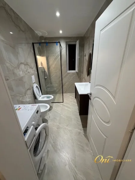 Tirane, jepet me qera apartament 1+1 Kati 5, 61 m² 600 € (IRFAN TOMINI)