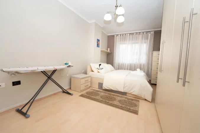 Tirane, jepet me qera apartament 2+1 Kati 4, 90 m² 650 € (SHESHI WILLSON)