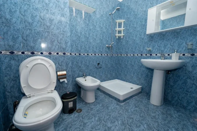 Tirane, jepet me qera apartament 2+1 Kati 4, 90 m² 650 € (SHESHI WILLSON)