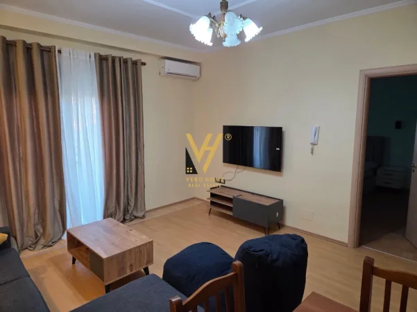 Tirane, jepet me qera apartament 2+1+Ballkon Kati 4, 90 m² 620 € (SIRI KODRA)