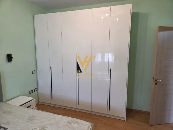 Tirane, jepet me qera apartament 2+1+Ballkon Kati 4, 90 m² 620 € (SIRI KODRA)