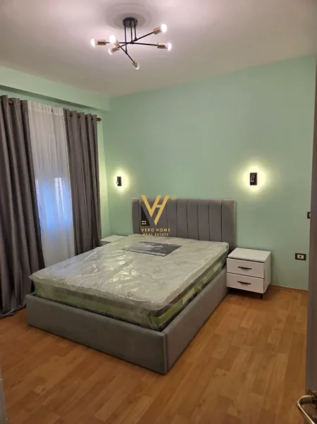 Tirane, jepet me qera apartament 2+1+Ballkon Kati 4, 90 m² 620 € (SIRI KODRA)
