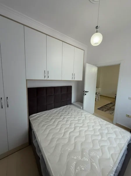Tirane, jepet me qera apartament 1+1 Kati 2, 60 m² (KOPSHTI BOTANIK)