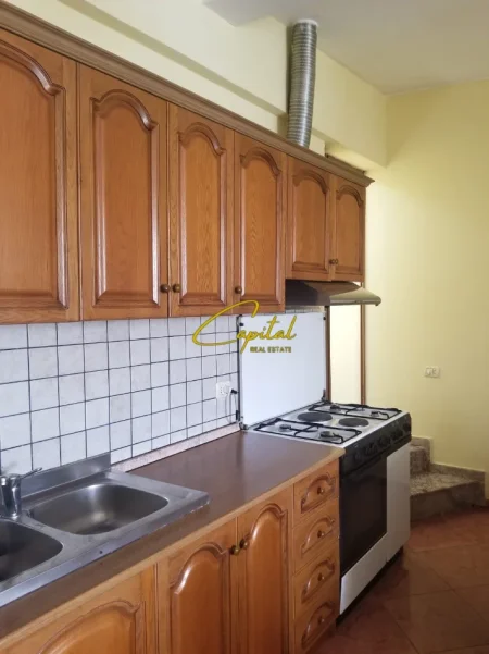 Tirane, jepet me qera apartament 1+1 Kati 6, 70 m² 330 € (ALI DEMI)