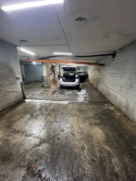 Tirane, jepet me qera ambjent biznesi LAVAZHO , 500 m² 2.000 € (RRUGA E KOSOVAREVE)