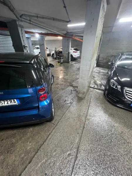 Tirane, jepet me qera ambjent biznesi LAVAZHO , 500 m² 2.000 € (RRUGA E KOSOVAREVE)