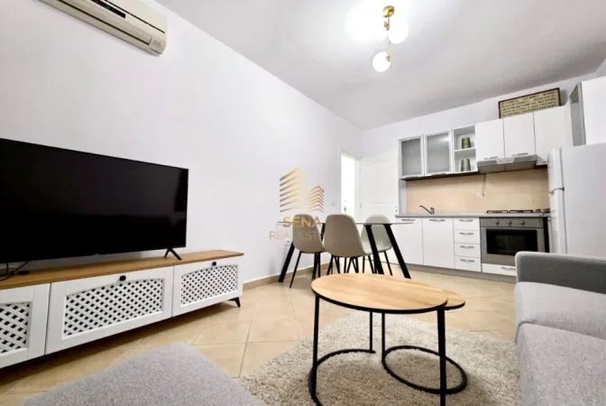 Tirane, jepet me qera apartament 1+1+Ballkon Kati 4, 62 m² 650 € (Ish Ekspozita)