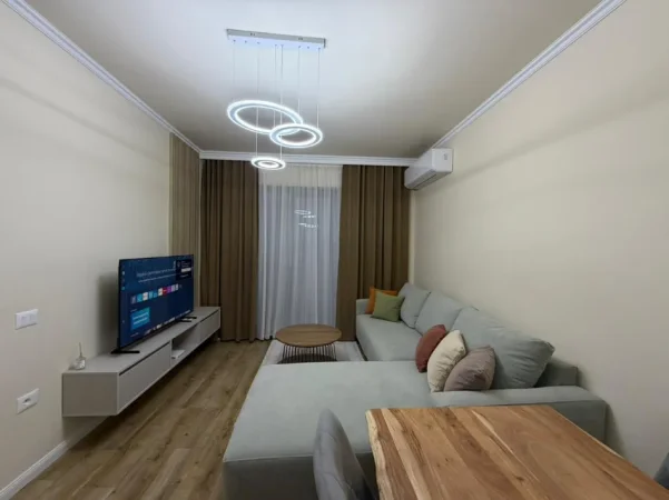 Tirane, jepet me qera apartament 1+1 Kati 3, 67 m² 1.000 € (Liqeni i Thate)