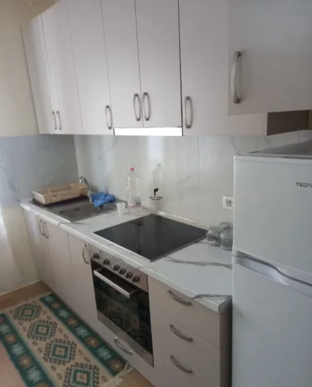 Tirane, jepet me qera apartament 2+1 Kati 2, 60 m² 450 € (ISH PARKU)