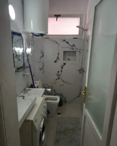 Tirane, jepet me qera apartament 2+1 Kati 2, 60 m² 450 € (ISH PARKU)