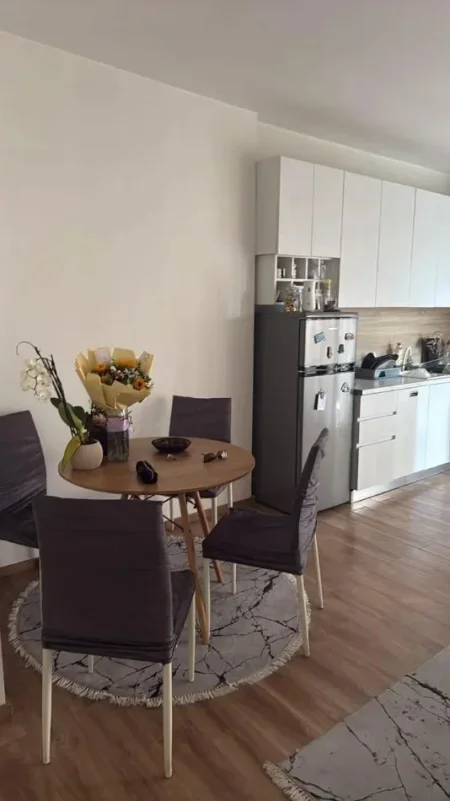 Tirane, jepet me qera apartament 1+1 Kati 2, 72 m² 600 € (Rruga Jordan Misja)