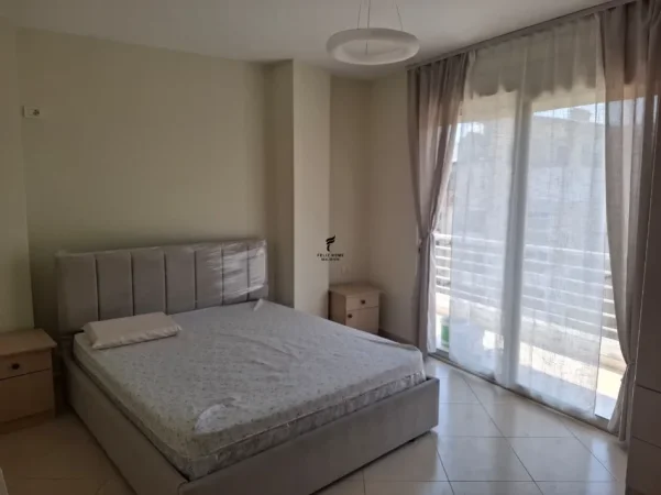 Tirane, jepet me qera apartament 1+1 Kati 5, 79 m² 500 € (TREGU ELEKTRIK)