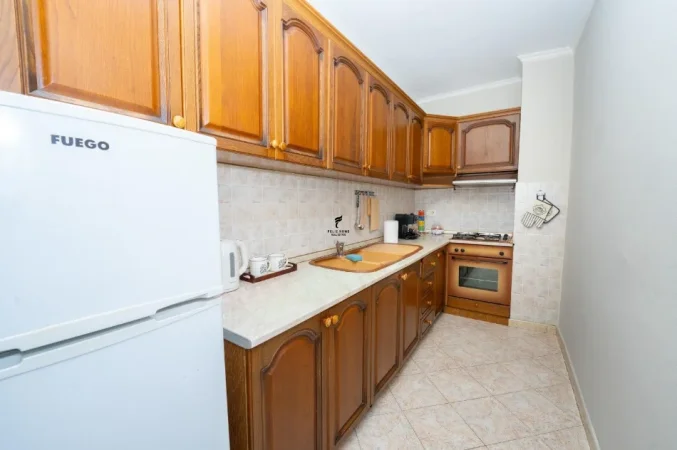Tirane, jepet me qera apartament 2+1 Kati 4, 90 m² 650 € (BLLOKU)
