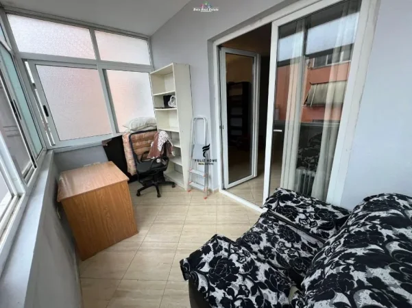 Tirane, jepet me qera apartament 2+1 Kati 5, 110 m² 520 € (JORDAN MISJA)