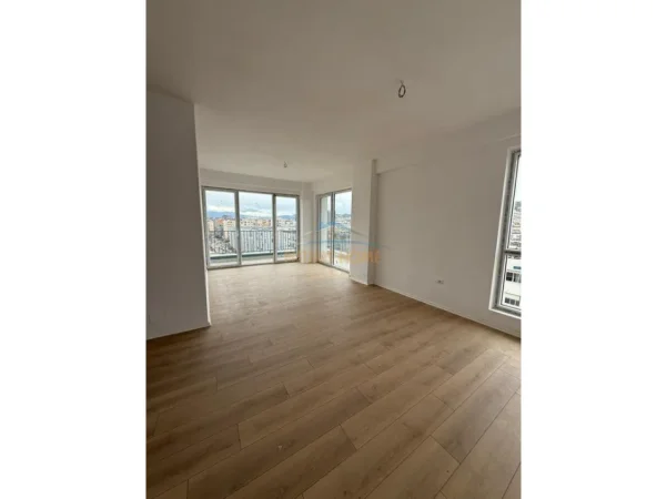 Tirane, shitet apartament 3+1+Aneks+Ballkon Kati 10, 138 m² 580.000 € (BEGA 07 KOMUNA PARISIT)