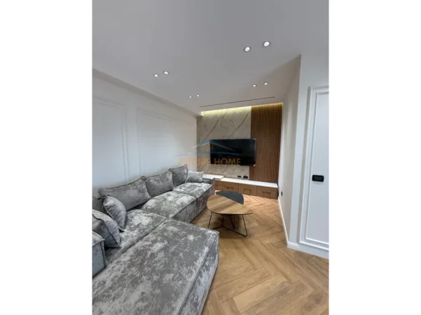 Tirane, shitet apartament 2+1+Aneks+Ballkon Kati 7, 101 m² 240.000 € 