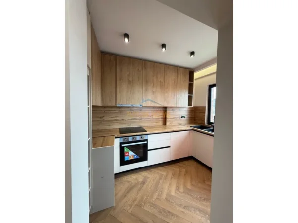Tirane, shitet apartament 2+1+Aneks+Ballkon Kati 7, 101 m² 240.000 € 