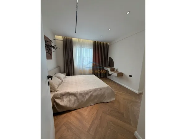 Tirane, shitet apartament 2+1+Aneks+Ballkon Kati 7, 101 m² 240.000 € 