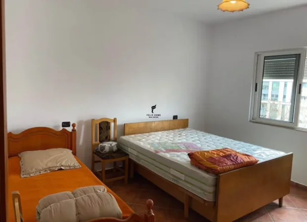 Tirane, jepet me qera apartament 3+1 Kati 5, 110 m² 550 € (BULEVARDI BAJRAM CURRI)