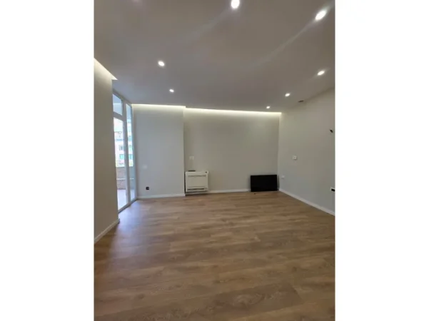 Tirane, shitet apartament 1+1+Aneks+Ballkon Kati 3, 44 m² 129.000 € 