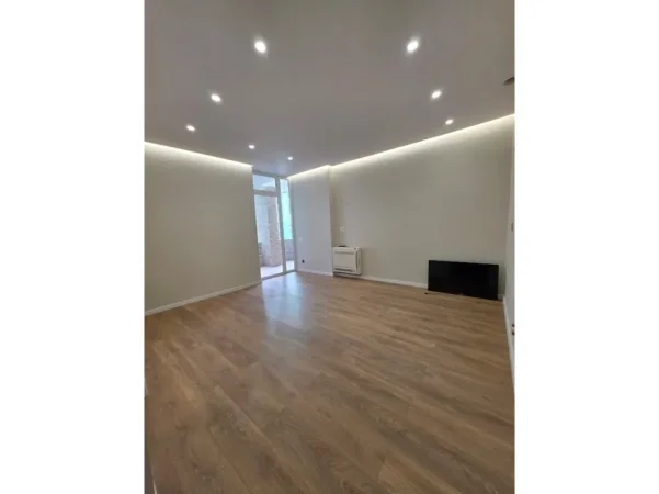Tirane, shitet apartament 1+1+Aneks+Ballkon Kati 3, 44 m² 129.000 € 