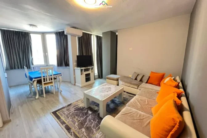 Tirane, jepet me qera apartament 1+1+Ballkon Kati 5, 75 m² 800 € (rruga elbasanit)