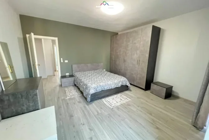 Tirane, jepet me qera apartament 1+1+Ballkon Kati 5, 75 m² 800 € (rruga elbasanit)