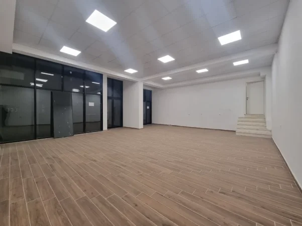 Tirane, shitet ambjent biznesi Kati 0, 100 m² 200.000 € 