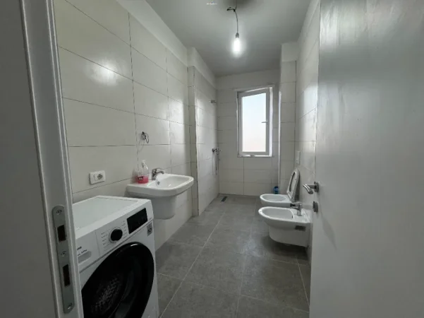 Tirane, jepet me qera apartament 2+1 Kati 7, 100 m² 470 €