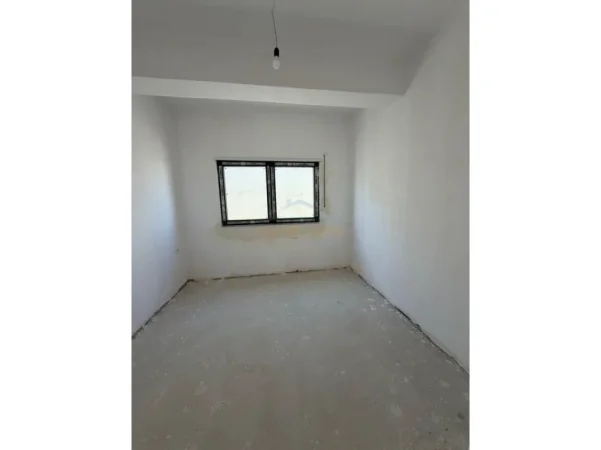 Gjiri Lalezit | Hamallaj, shitet apartament 3+1+Aneks+Ballkon Kati 2, 450 m² 510.000 € (TORQUASE MARINA)
