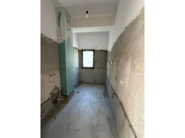 Gjiri Lalezit | Hamallaj, shitet apartament 3+1+Aneks+Ballkon Kati 2, 450 m² 510.000 € (TORQUASE MARINA)