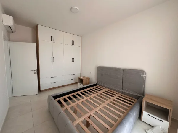 Tirane, jepet me qera apartament 2+1+Ballkon Kati 5, 100 m² 730 € (Ish Frigoriferi rruga Besa)
