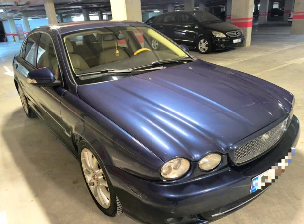 Tirane, shitet Jaguar X Type Nafte, blu automatik Klima 5.500 €