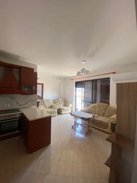 Jepet me qera apartament 2+1+Ballkon Kati 3, 70 m² 550 € (Aleksander Moisiu Kinostudio)