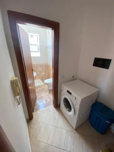 Jepet me qera apartament 2+1+Ballkon Kati 3, 70 m² 550 € (Aleksander Moisiu Kinostudio)