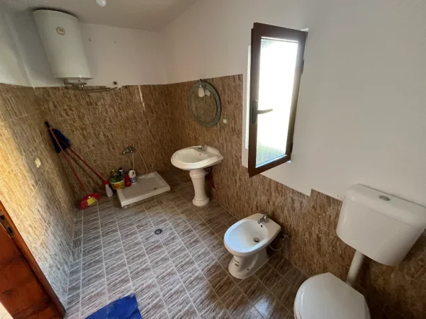 Tirane, jap me qera apartament 2+1+Ballkon Kati 2, 350 € (Luan peza)