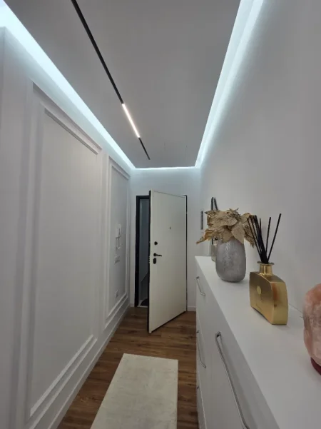 Tirane, jepet me qera apartament 2+1+2+Ballkon Kati 2, 102 m² (Bulevardi Zogu i 1)