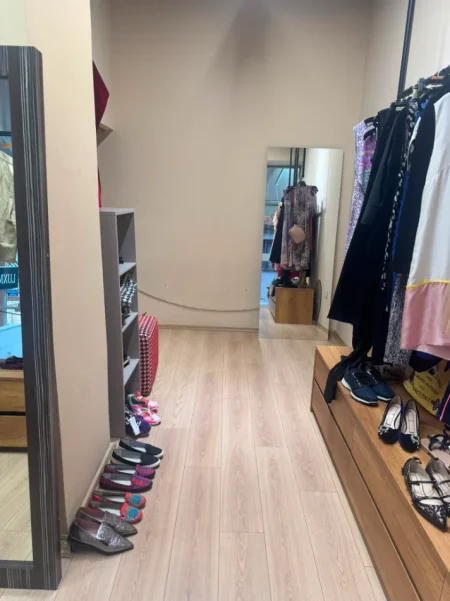 Tirane, jepet me qera ambjent biznesi Kati 0, 30 m² 600 € (Rruga Vaso Pasha)