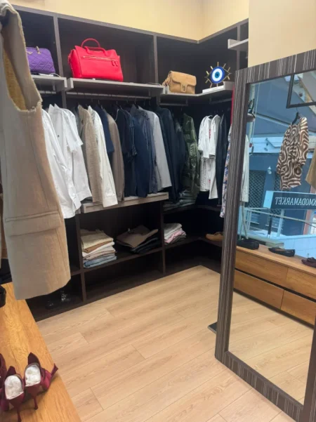 Tirane, jepet me qera ambjent biznesi Kati 0, 30 m² 600 € (Rruga Vaso Pasha)
