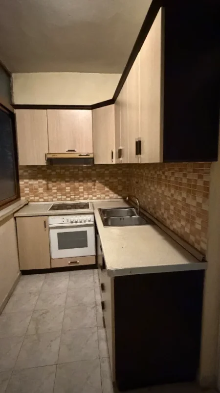 Tirane, jepet me qera apartament 2+1 , 86 m² 400 € (Rruga Isuf elezi)