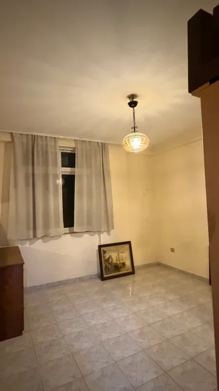 Tirane, jepet me qera apartament 2+1 , 86 m² 400 € (Rruga Isuf elezi)