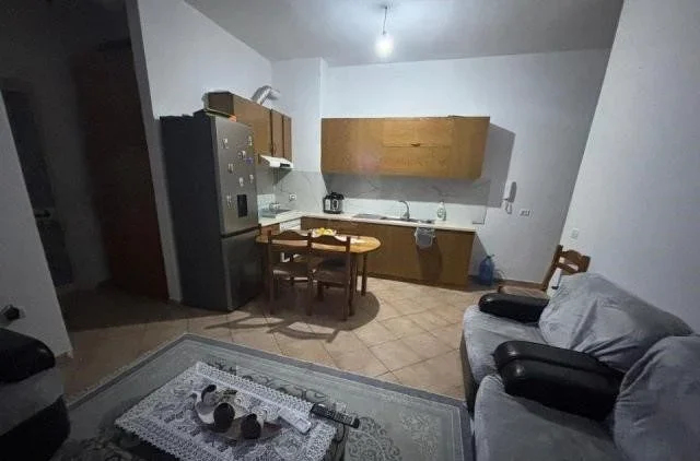 Tirane, shitet apartament 1+1 Kati 4, 70 m² 140.000 € (Yzberisht)